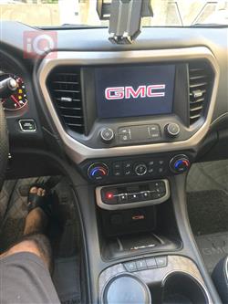 GMC Acadia